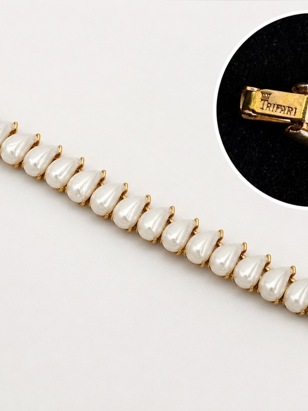 Vintage Crown Trifari Faux Pearl Teardrop Articulated Bracelet 7”
